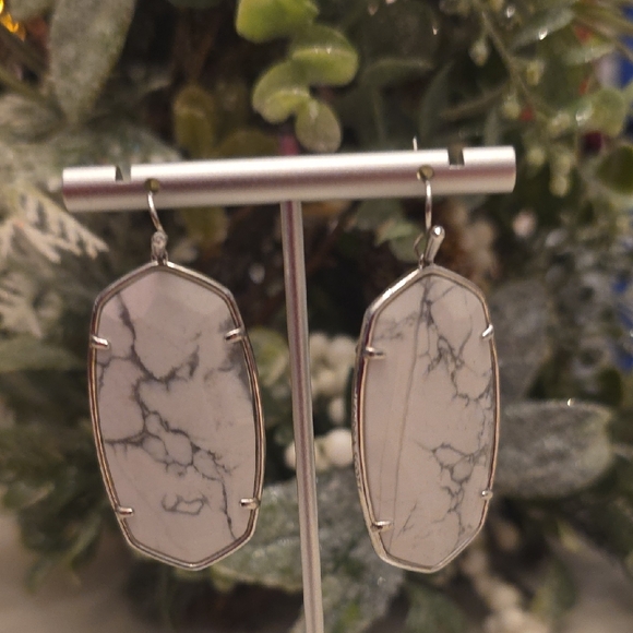 Kendra Scott White Marbled Drop Earrings - Picture 3 of 11